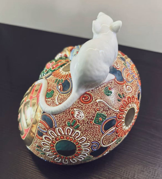 Kutani Ware · Auspicious White Mouse Ornament Main Image